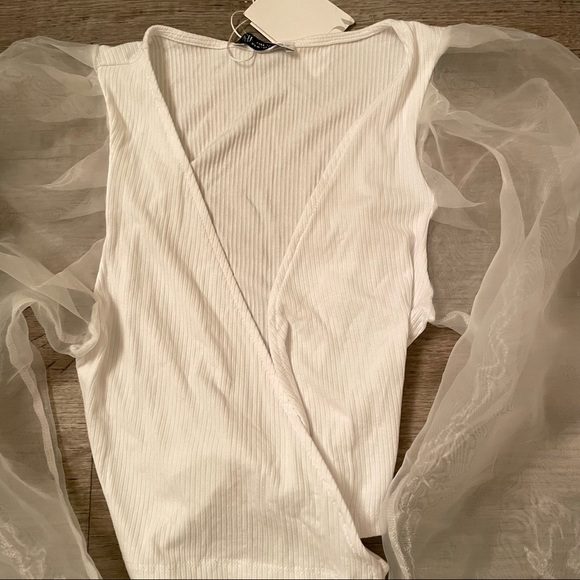 NWT Zara white wrap top with sheer organza puff sleeve - Picture 6 of 10